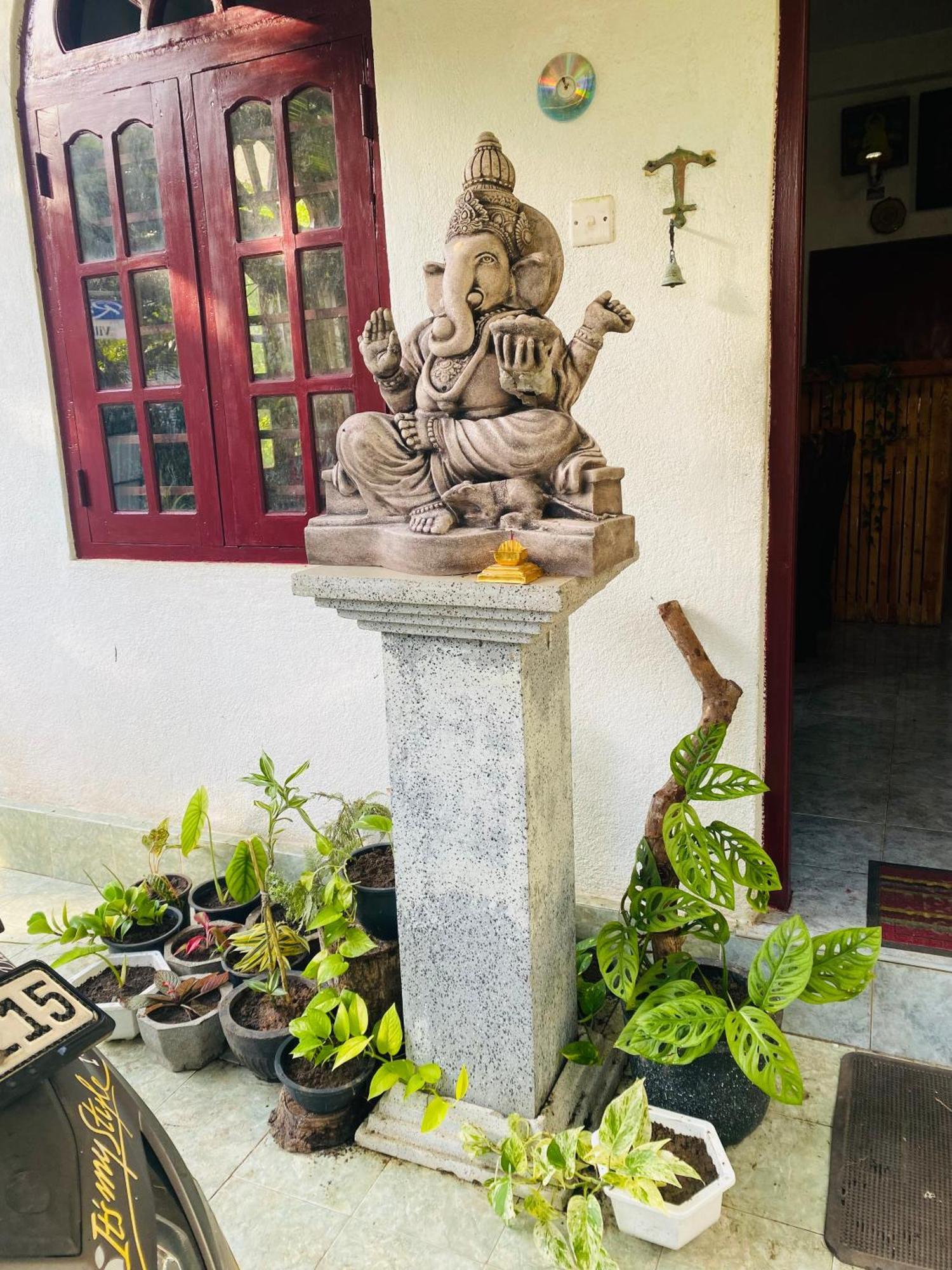 Raj Villa Kumarakanda 히카두와 외부 사진